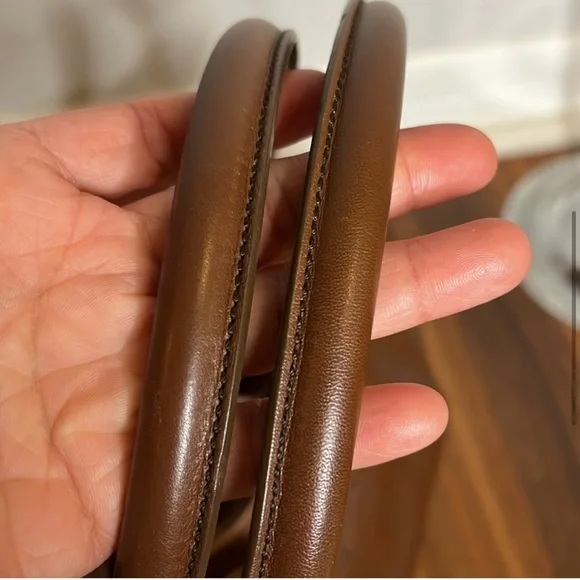 Salvatore Ferragamo handbag - Picture 3 of 8